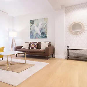 https://etxaniz-apartment-by-people-rentals.bilbaohotelsspain.com