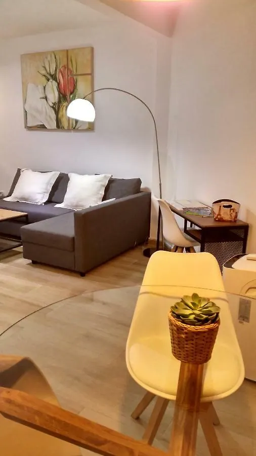 Estudio Puerto Deportivo Marbella 0*,  Spagna